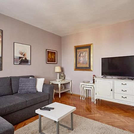 Spacious Modern Apartment In Peaceful Neighborhood Скоп'є Екстер'єр фото